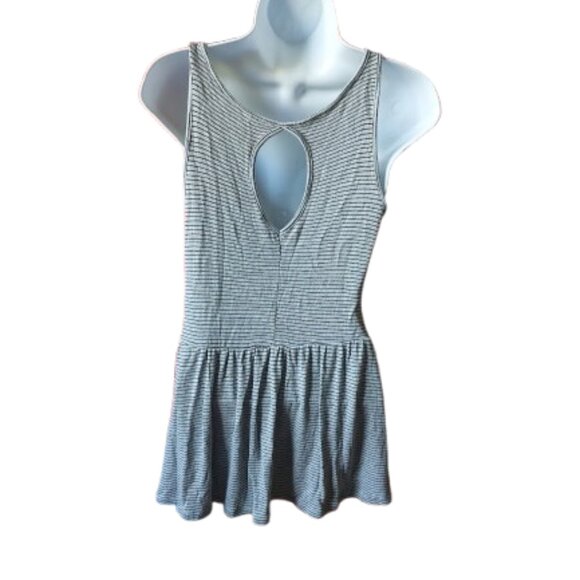 Gray Sleeveless Tunic Top Fits Small Medium - Picture 3 of 5